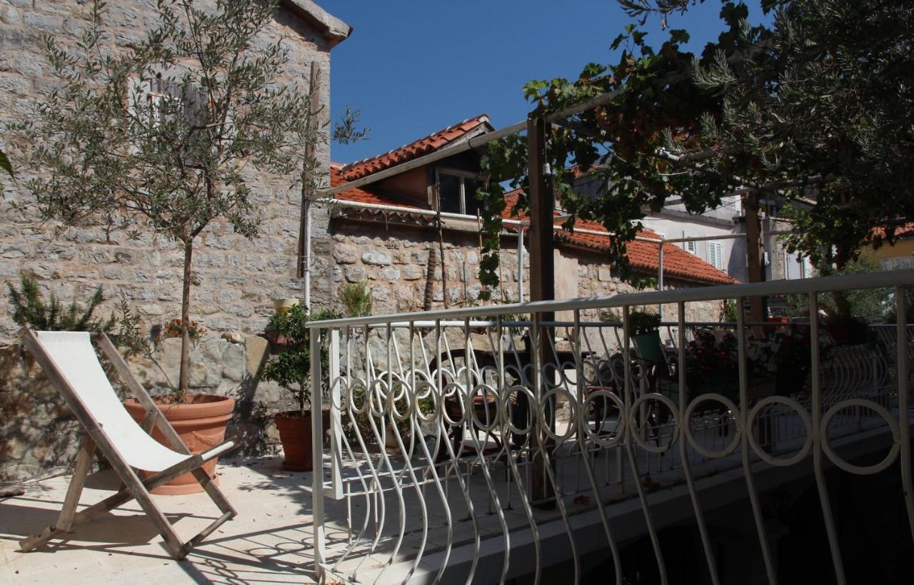 Location Old Town Konukevi Budva