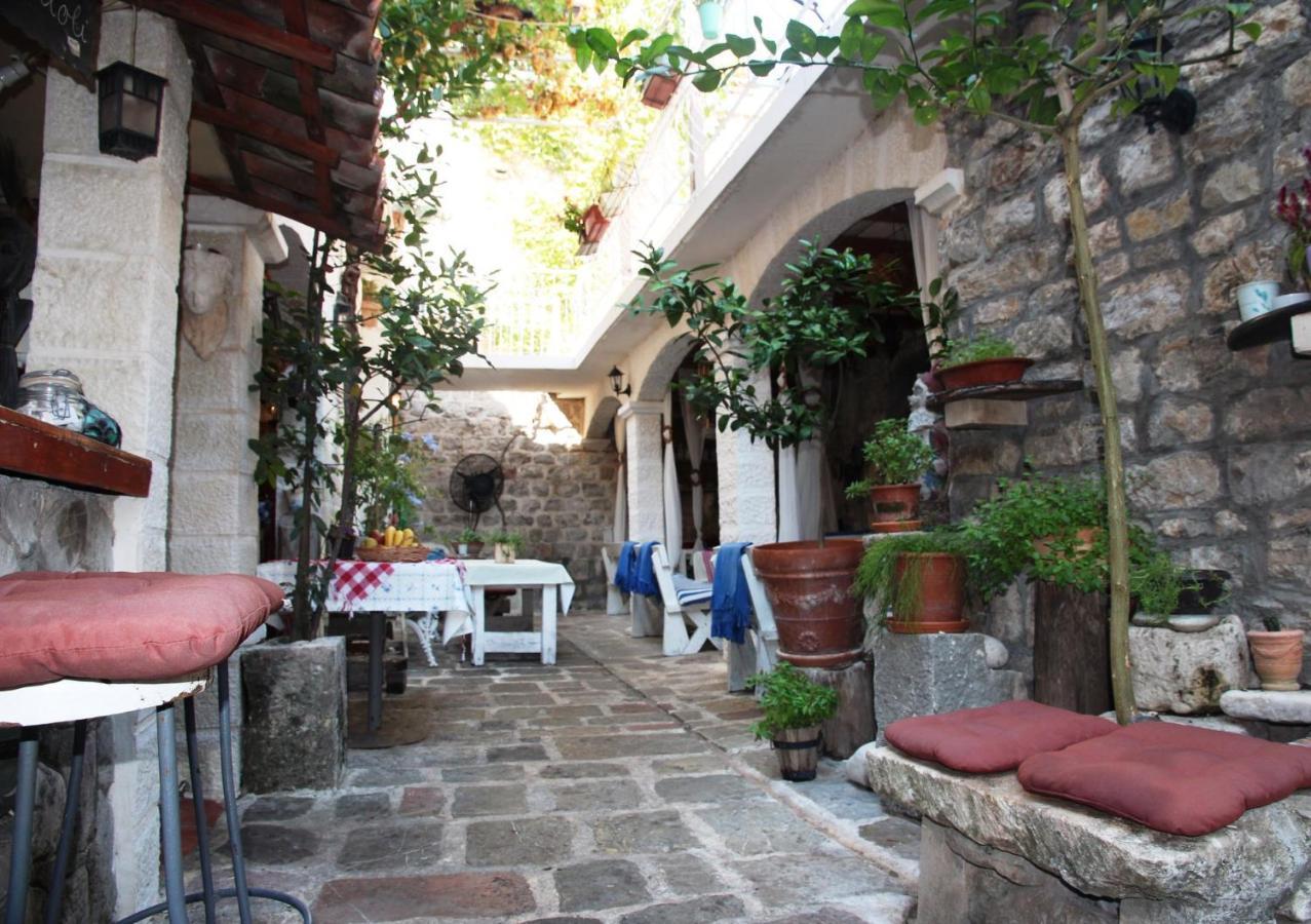 Konukevi Location Old Town Budva