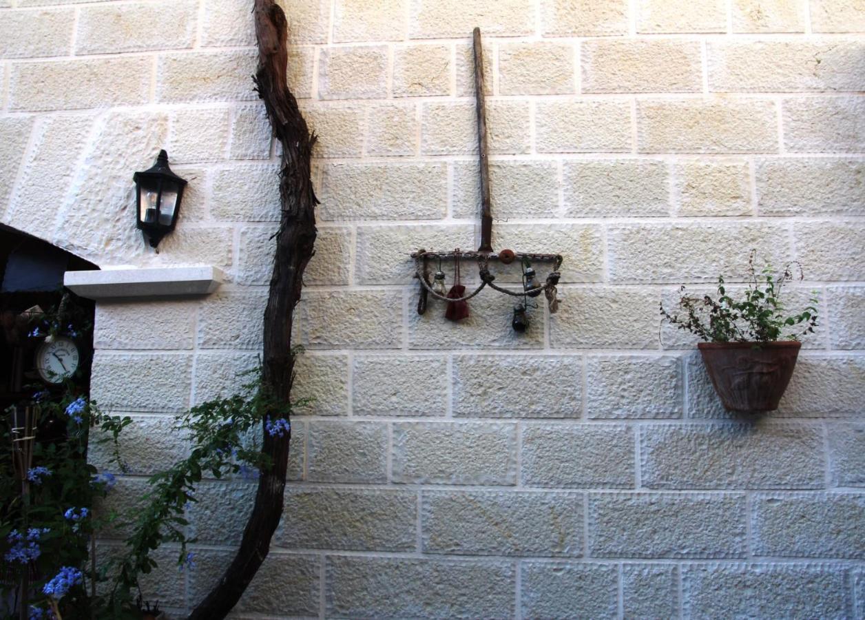 Location Old Town *
